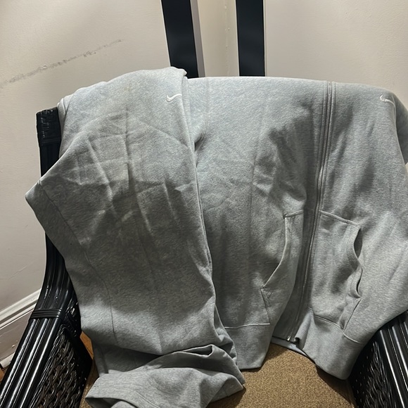 Nike - Picture 2 of 2